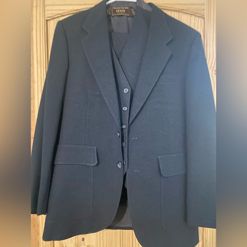 Levi’s men’s action suit . 3 piece suit. 38r jacket